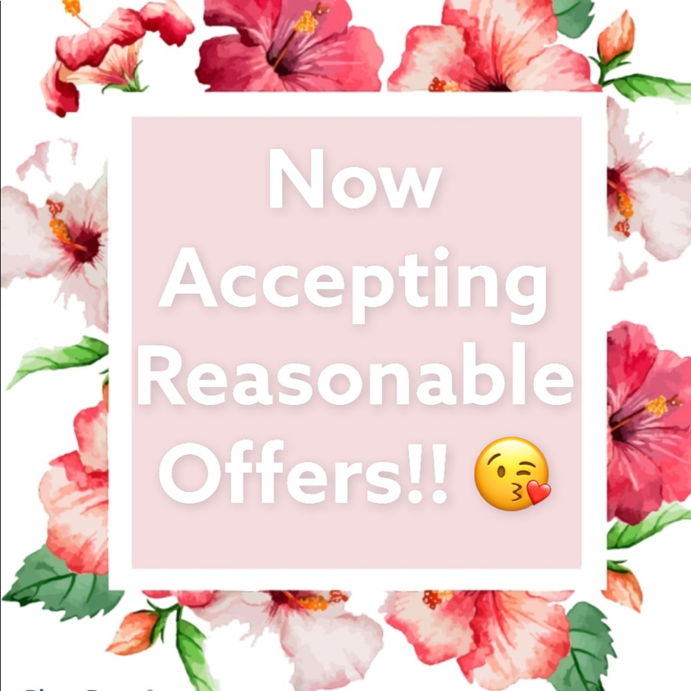 Reasonable offers welcome!! ♥️